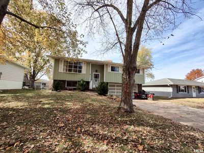 220 Freedom Trl, East Peoria, IL, 61611