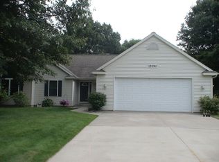 15290 Rannes Rd, Spring Lake, MI 49456