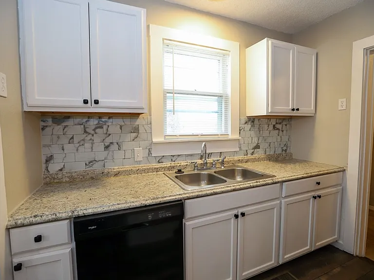 3515 E King Pl — Photo 31