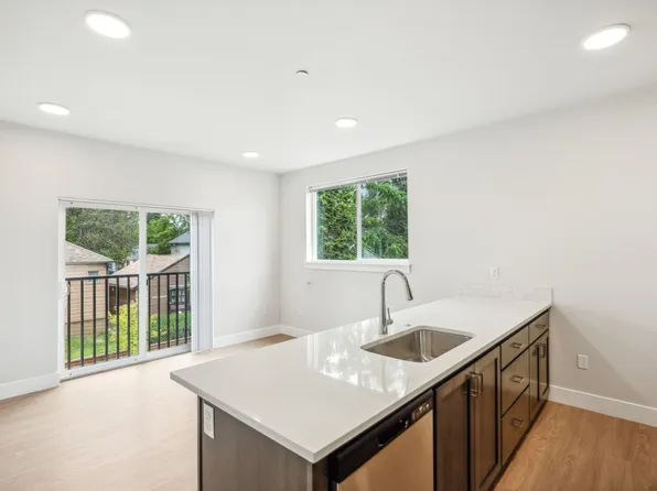 107th Street Apartments, 4775 NE 107th Ave #3, Portland, OR 97220