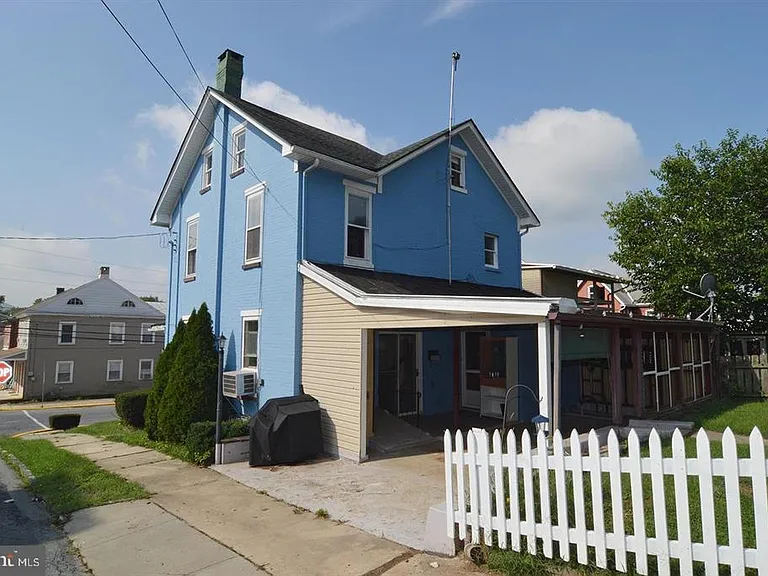 101 W Franklin St — Photo 2