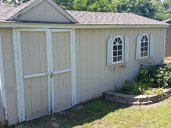 Nice size storage shed