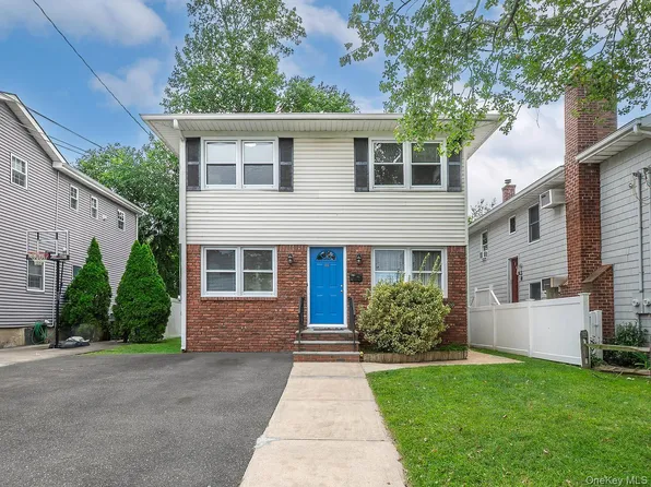 44 Corchaug Avenue, Port Washington, NY 11050