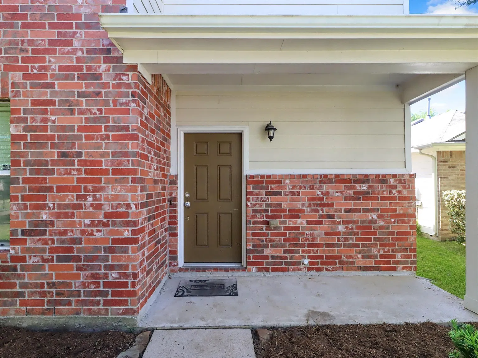 3 bed, 2.5 bath, 1620 sqft, $2,100 — Photo 3