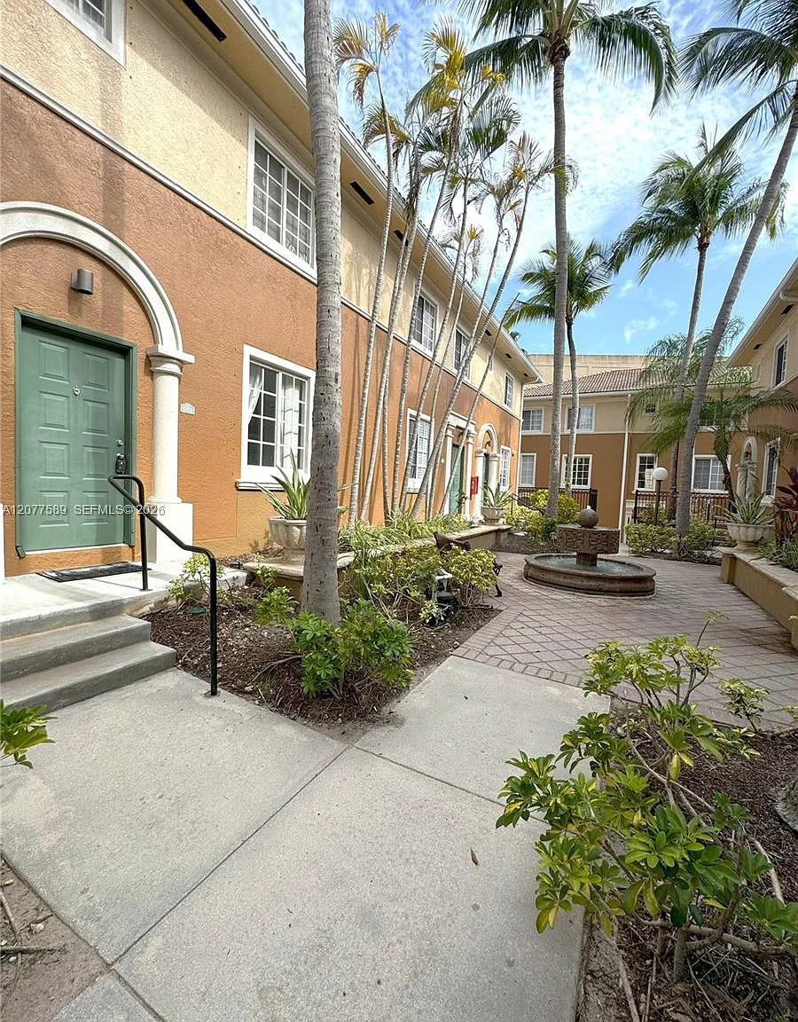 Aventi At Aventura Condo — Photo 2