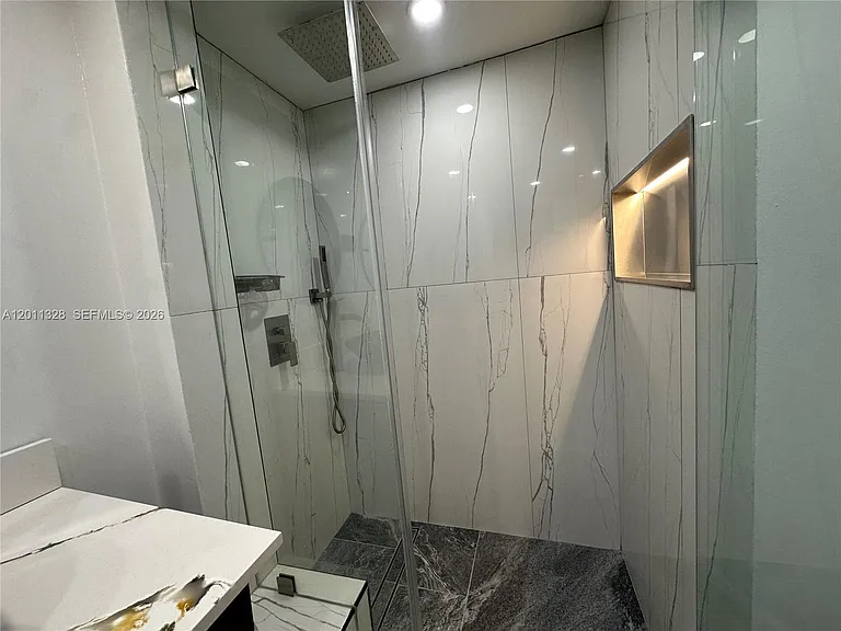 4215 N University Dr #101 — Photo 17
