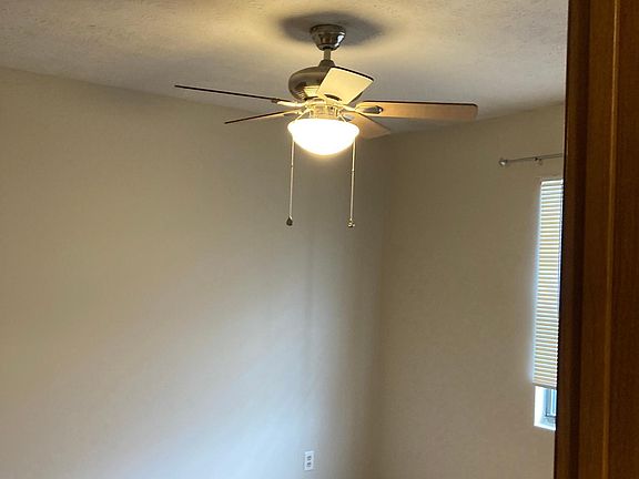 5th image of 4913 Maccorkle Ave SE #4913
