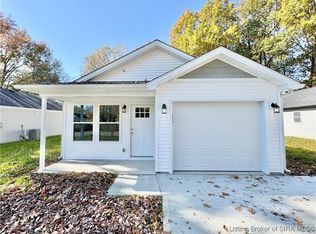 364 Oak St, Austin, IN 47102