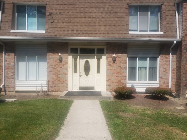 820 Sandra Dr APT 2C, University Park, IL 60484