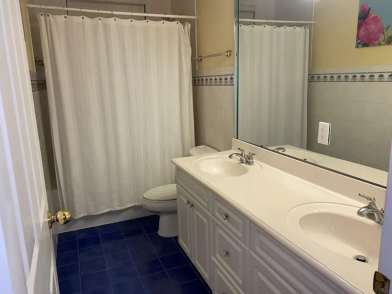 kids area bathroom