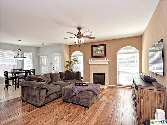 3rd image of 3831 Noe Ln