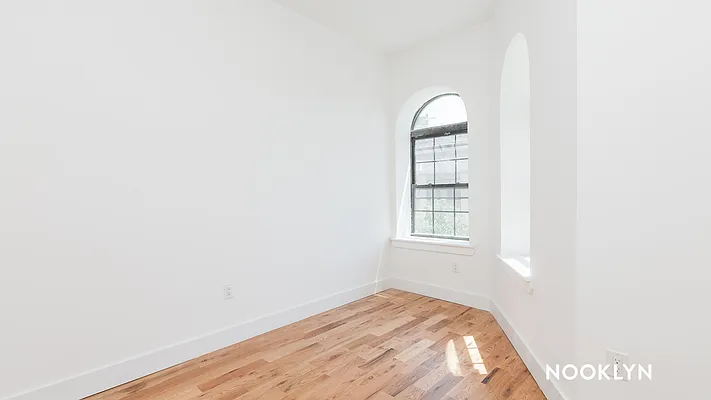 Rented by Nooklyn NYC LLC | media 7