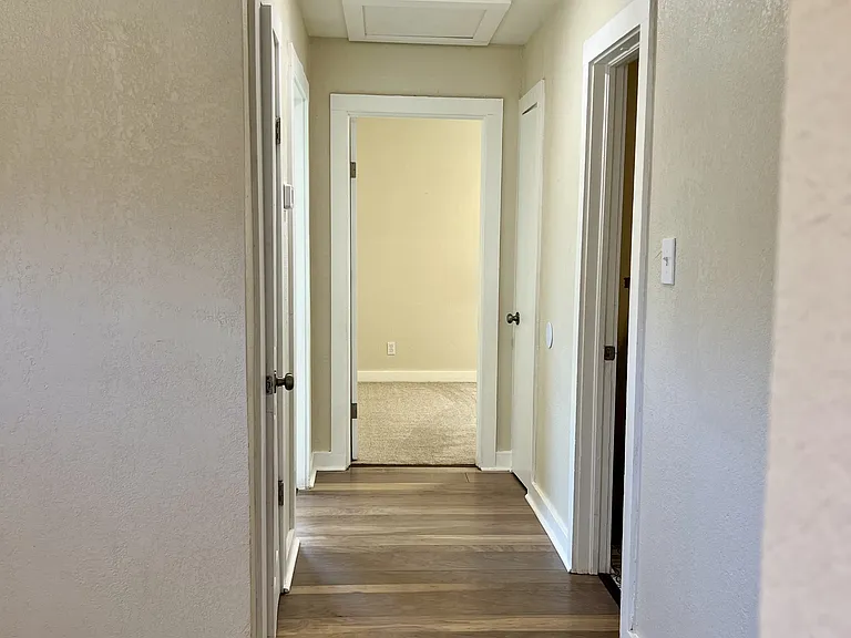 1036 N Madison Ave — Photo 6