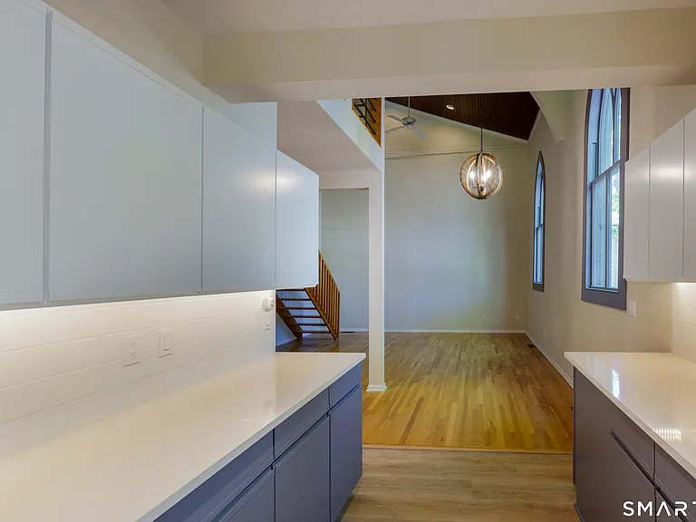 161 Whitfield St #4 — Photo 9