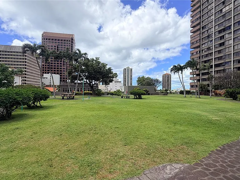 1255 Nuuanu Ave #E3203 — Photo 21