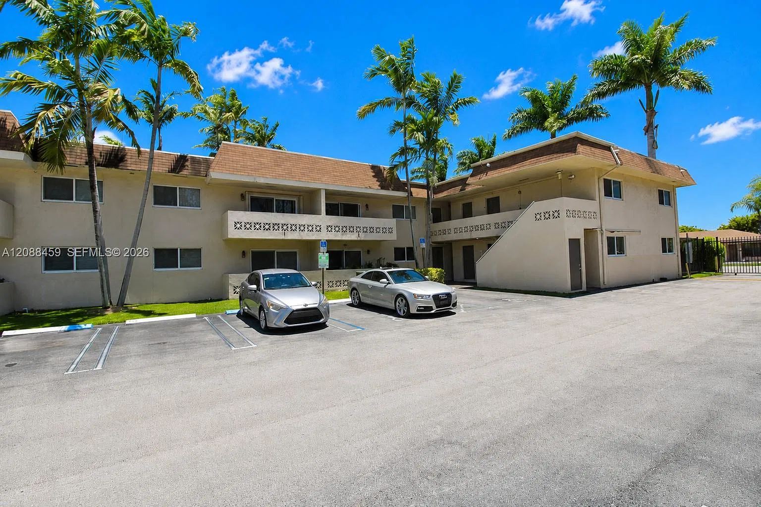 Villagio At Palmetto Bay — Photo 2