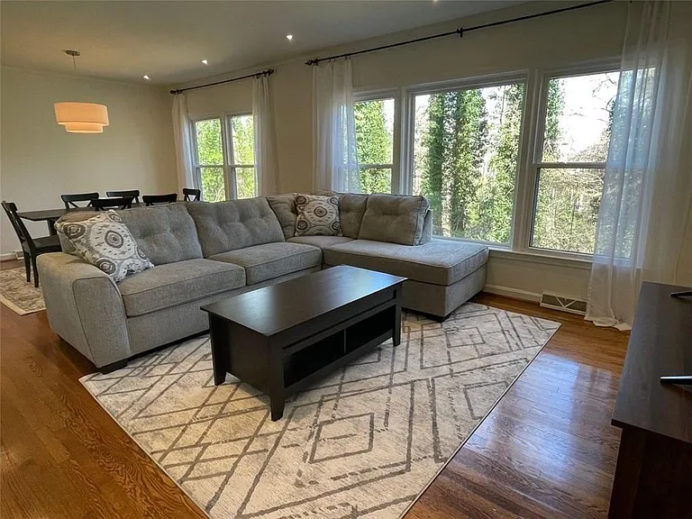 370 Herrington Dr NE — Photo 31