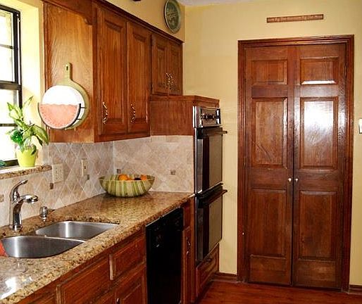 5th image of 618 Stoneybrook Dr