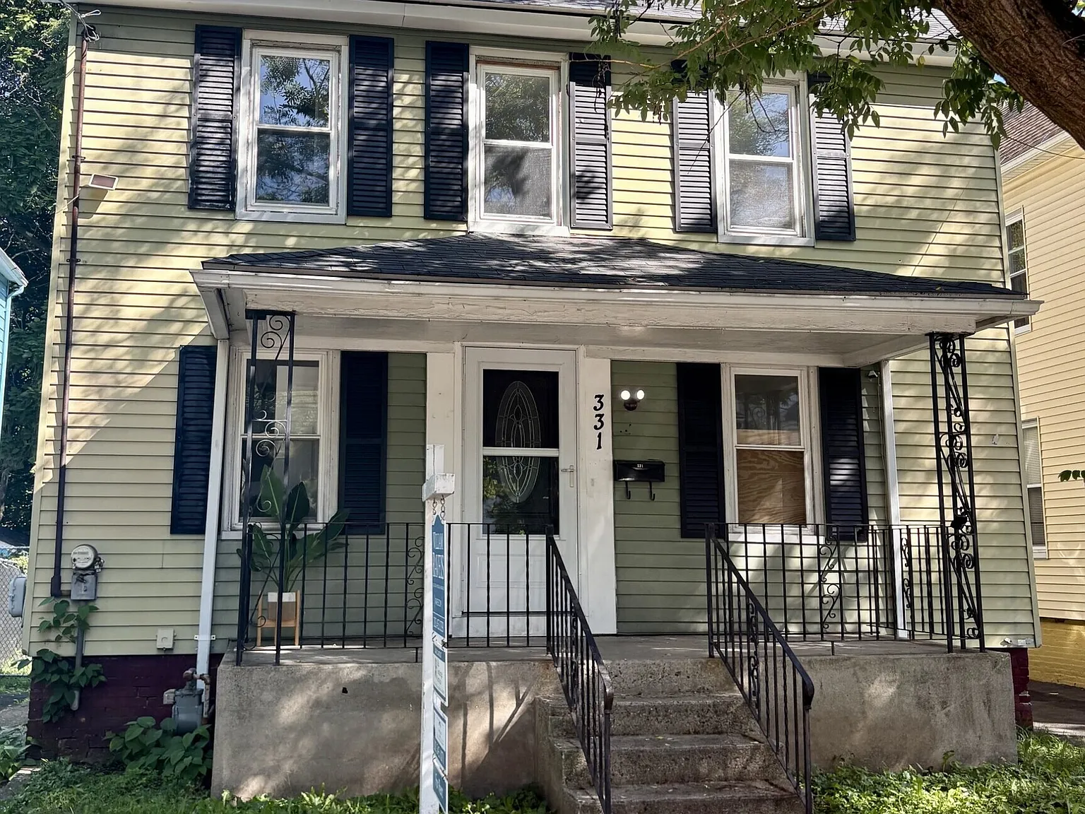 3 bed, 1.5 bath, 1100 sqft, $2,500 — Photo 2