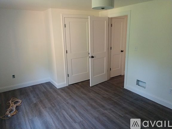 4th image of 707 W Calverley Ave
