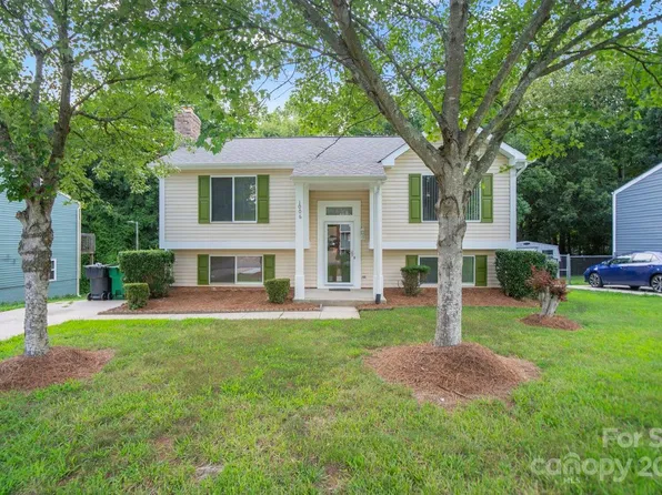1006 Glenfiddich Dr, Charlotte, NC 28215