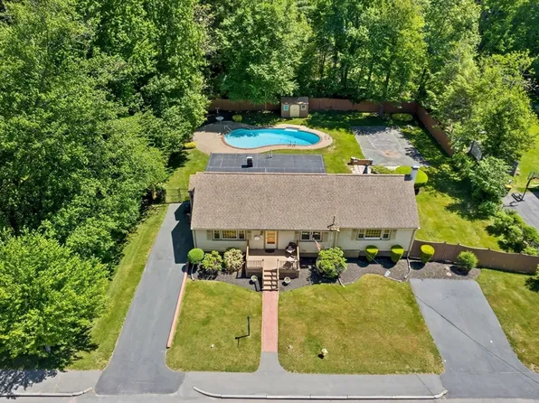 68 Chestnut St, Abington, MA 02351