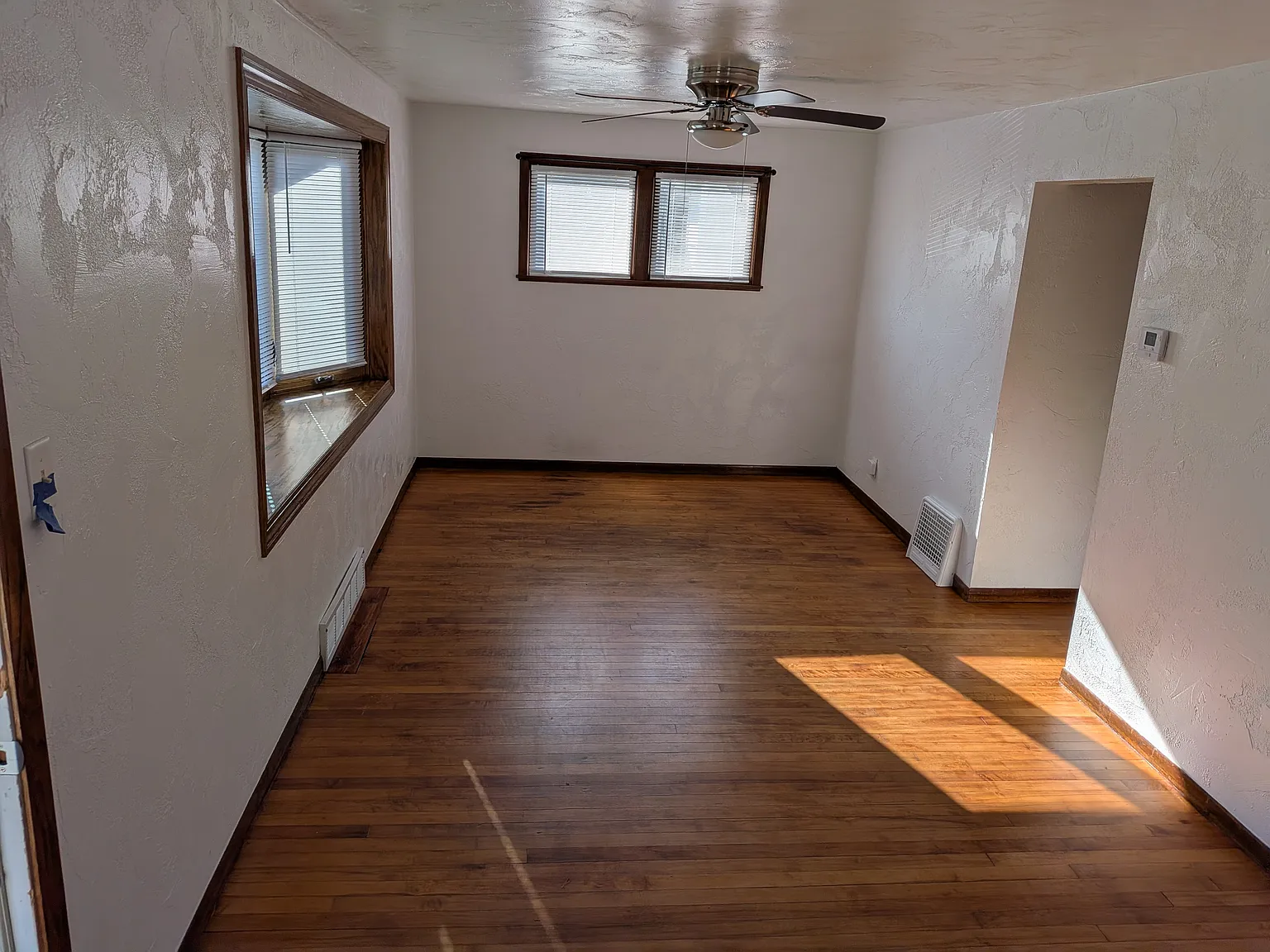 3 bed, 1030 sqft, $1,900 — Photo 4