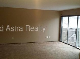 923 S Lindenwood Dr, Olathe, KS 66062