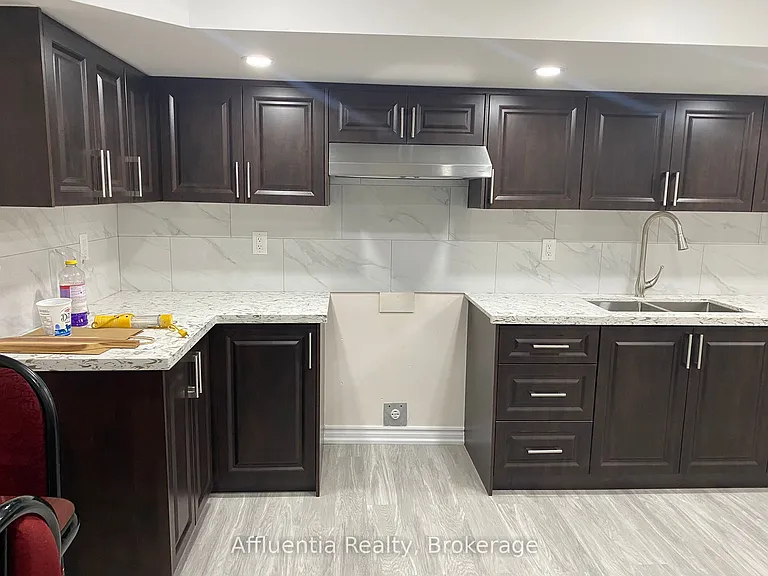 159 Warnford Cir — Photo 5