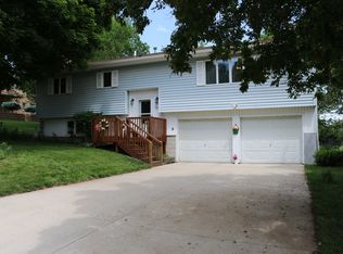 103 Hollywood Blvd, West Union, IA 52175