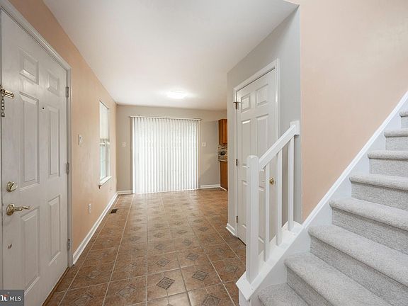4th image of 72 Granite Ln #1