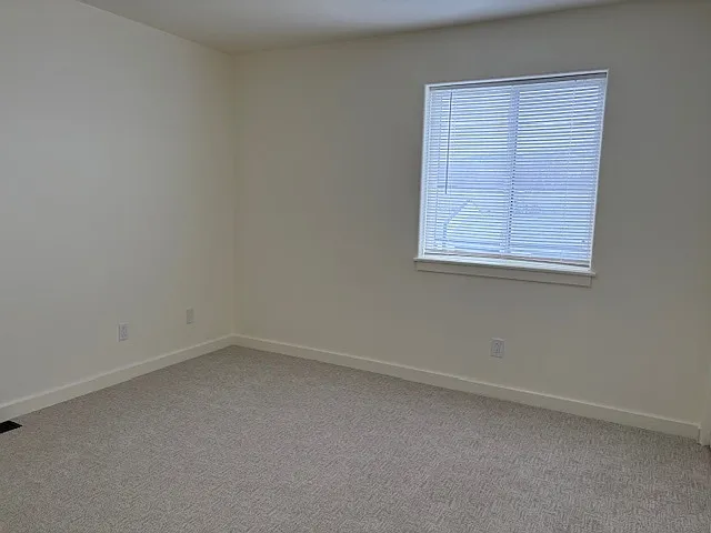 2414 Leo Ave #B — Photo 12
