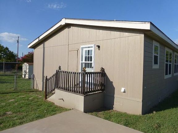 3rd image of 2204 Sabine St