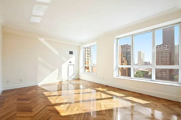 Rented by Town Residential | media 3