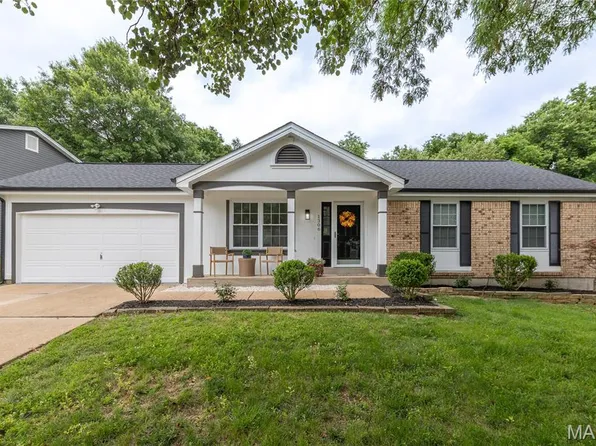 1306 Mystic Seaport Dr, Fenton, MO 63026