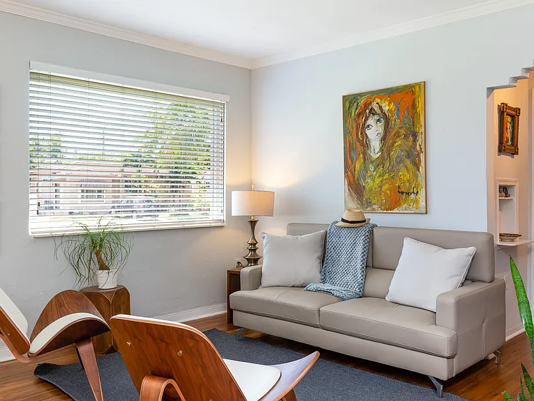1810 SW 32nd Ct — Photo 3