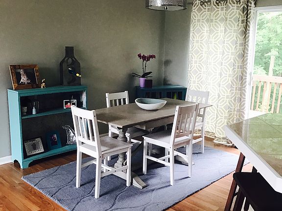 Open Dining/Sliders to deck