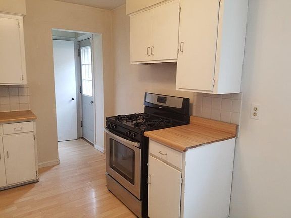 3rd image of 1533 King Ave