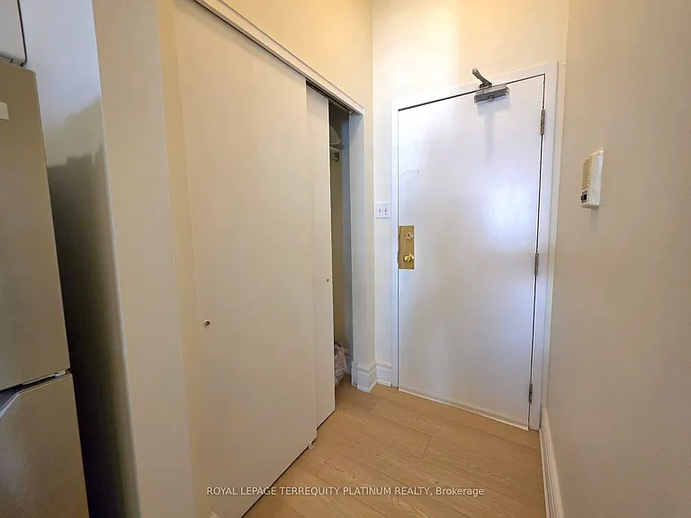 11 Beaconsfield Ave — Photo 7
