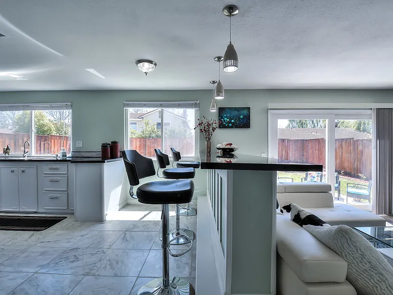 145 Tonopah Dr — Photo 8