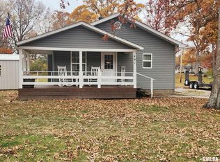 407 E South Ave, Bluford, IL 62814