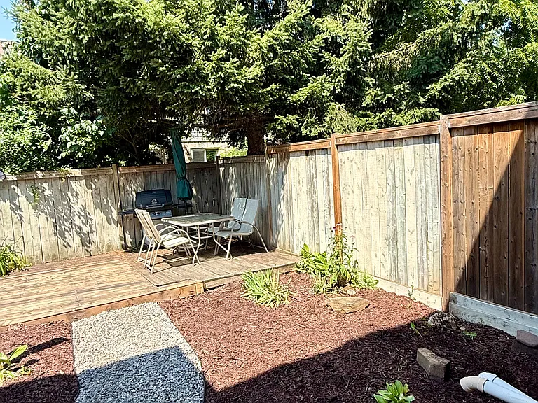 1133 Westview Ter — Photo 14