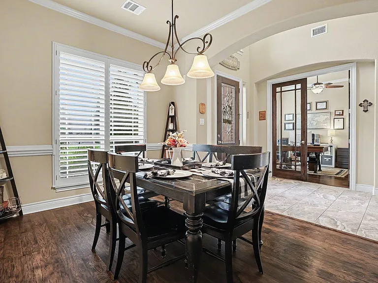 1919 Mulligan Dr — Photo 4