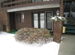 1575 Creekside Rd APT A1, Whitehall, PA 18052