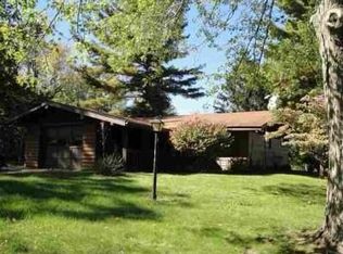 407 S 1st St, Albion, IN 46701