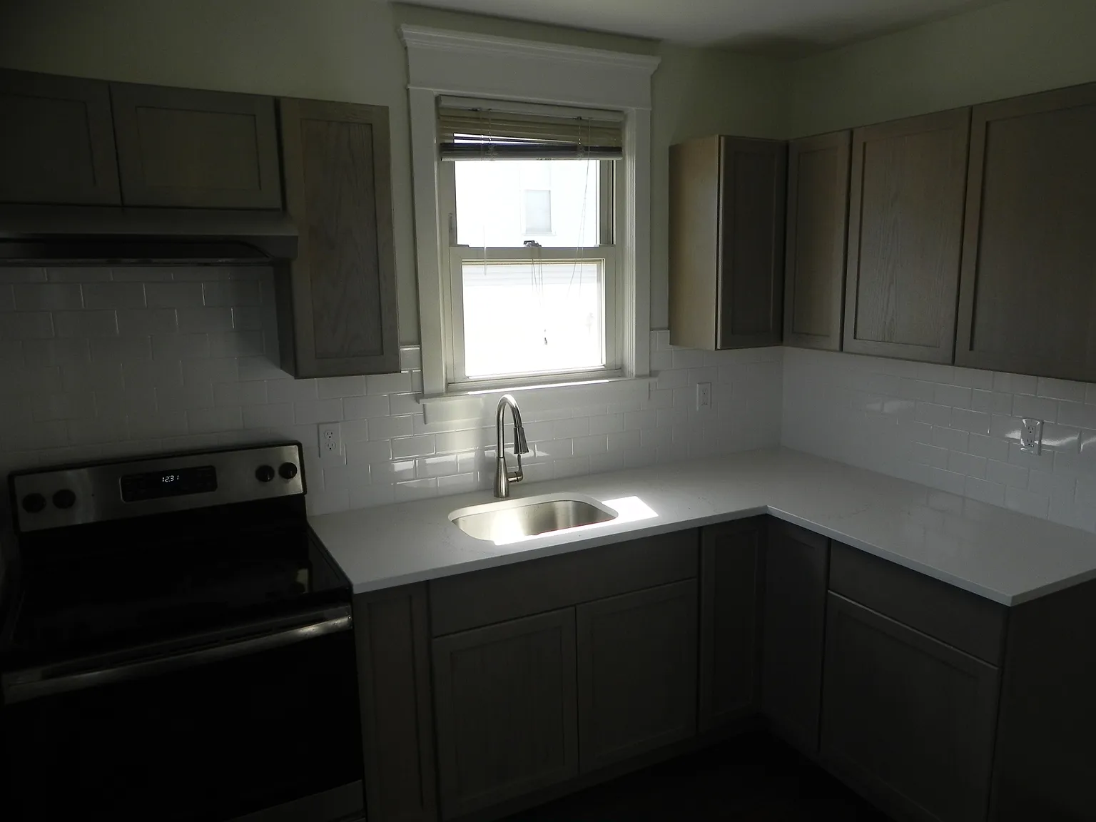 3 bed, 1469 sqft, $3,200 — Photo 4
