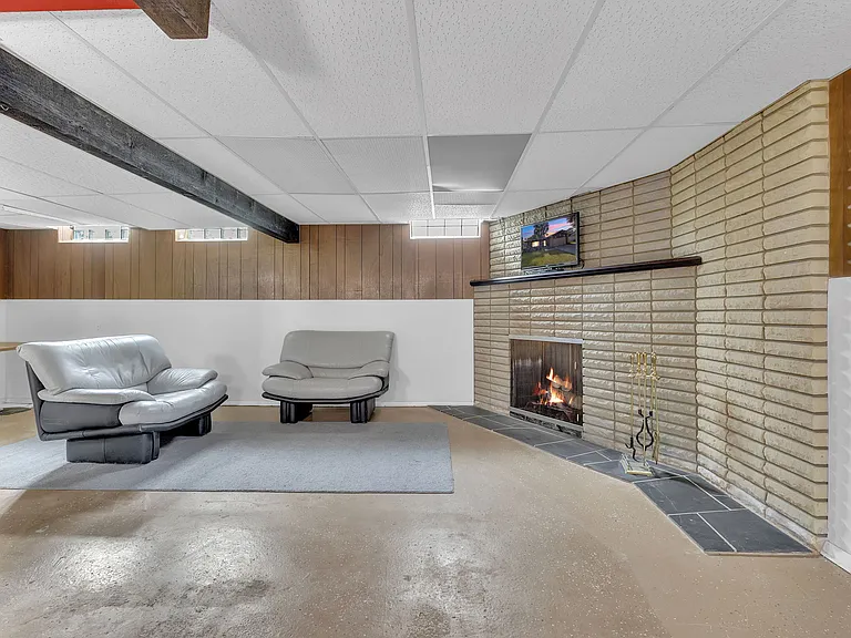 23520 Brandywynne St — Photo 42