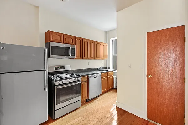 Rented by Oxford Property Group | media 17