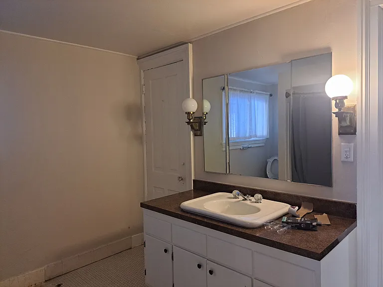 718 W Stephenson St #2 — Photo 6