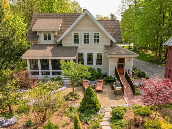 79 Mountain Rd, Concord, NH 03301